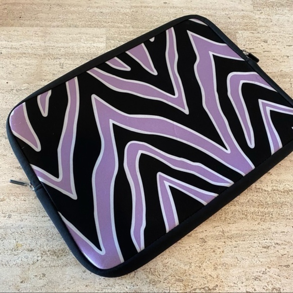Laptop sleeve